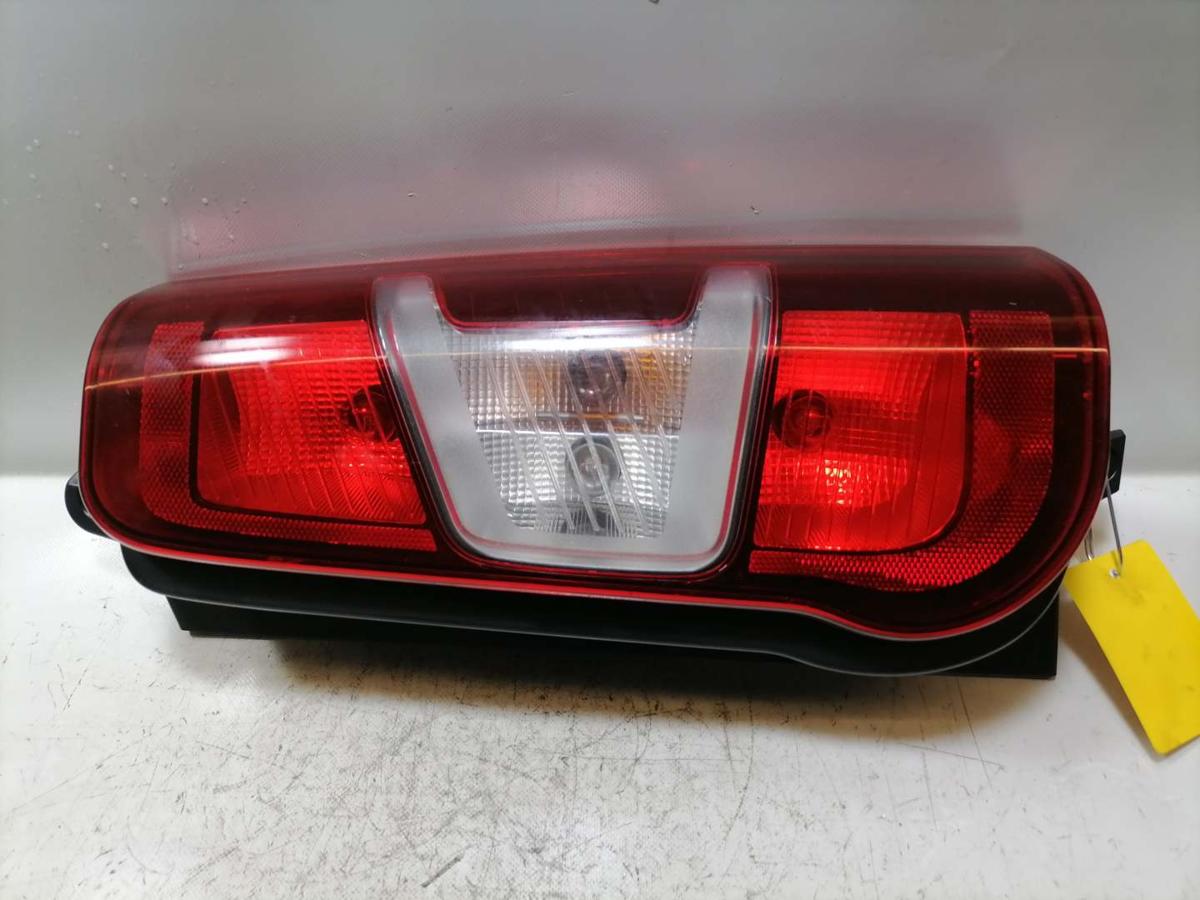 Opel Combo E original R&uuml;cklicht R&uuml;ckleuchte Schlussleuchte lechts Fl&uuml;gelt&uuml;ren Bj.2019